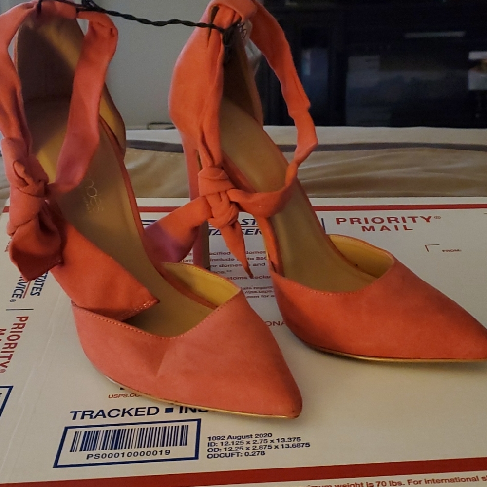 Eva Mendes Coral heels